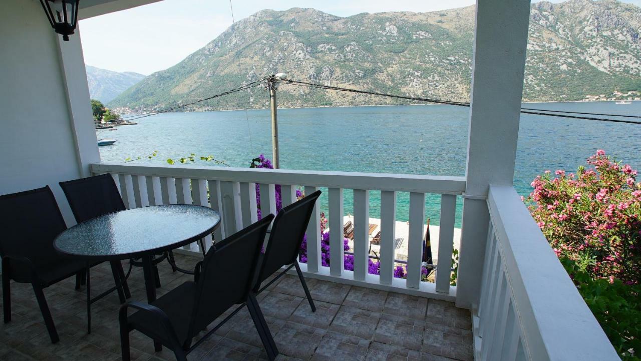 Penthouse Stoliv New Spa-Pool Villa Is Located 5M From The Sea, Exclusive Terrace,Private Jetty Wih Sunbeds, Pebble Beach, Secluded Location Total Area 375M2 At Your Disposal Kotor Exterior foto