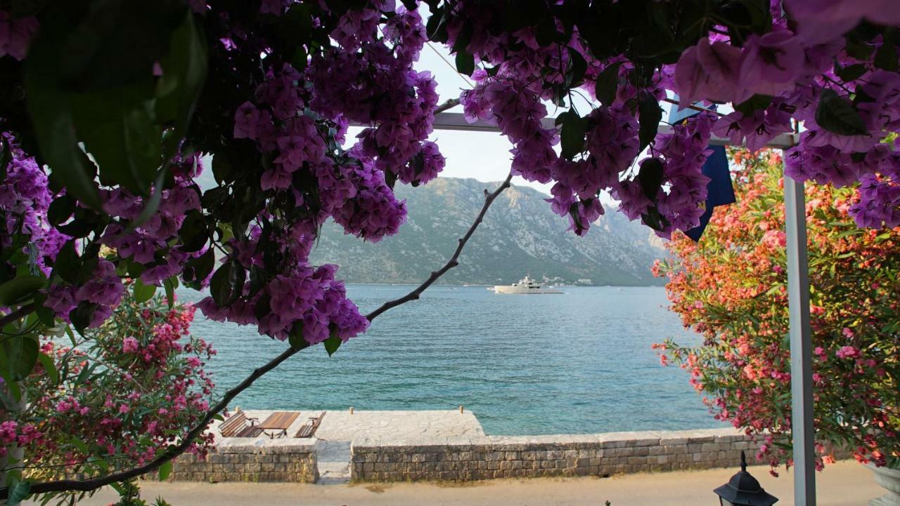 Penthouse Stoliv New Spa-Pool Villa Is Located 5M From The Sea, Exclusive Terrace,Private Jetty Wih Sunbeds, Pebble Beach, Secluded Location Total Area 375M2 At Your Disposal Kotor Exterior foto
